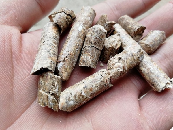 济南长清区:生物质燃料棒多少钱一吨-市场低价
